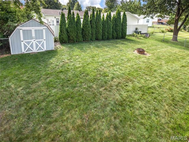 418 Vermont St, Bethalto, IL 62010