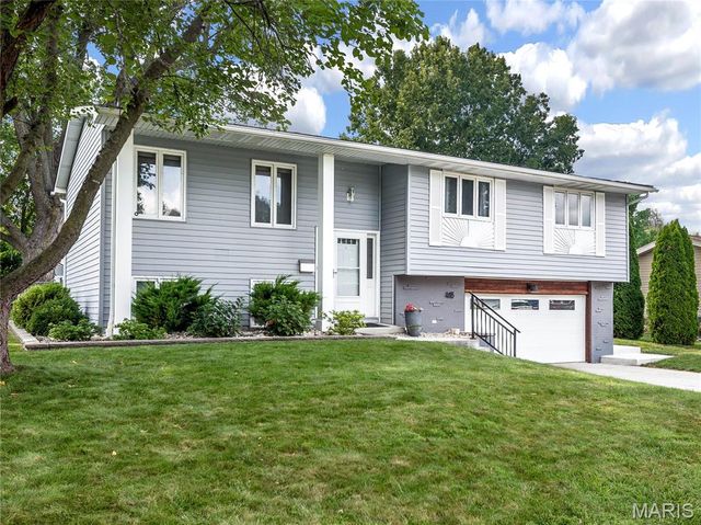 418 Vermont St, Bethalto, IL 62010
