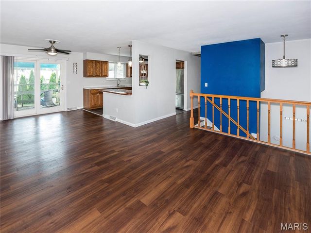 418 Vermont St, Bethalto, IL 62010