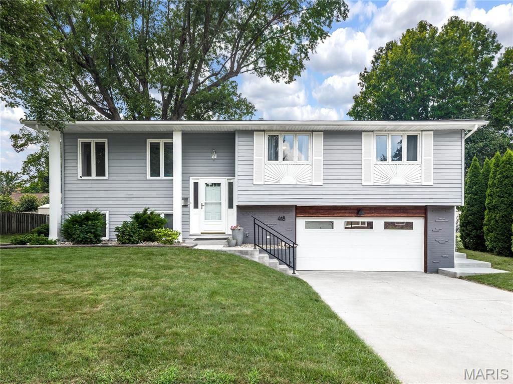 418 Vermont St, Bethalto, IL 62010