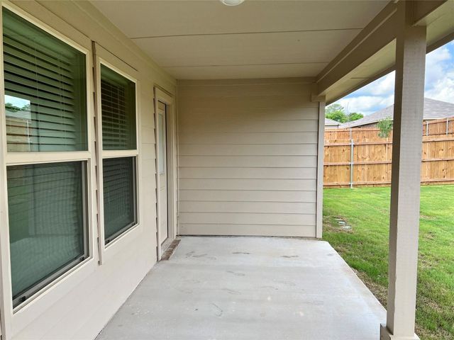 412 Alva Street, Azle, TX 76020