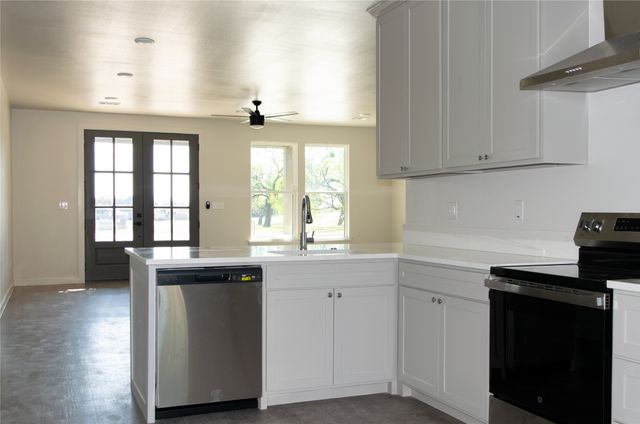 170 Half Moon Way, Runaway Bay, TX 76426