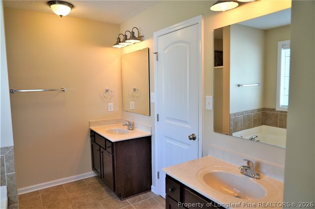 1218 Geese Court, Hope Mills, NC 28348