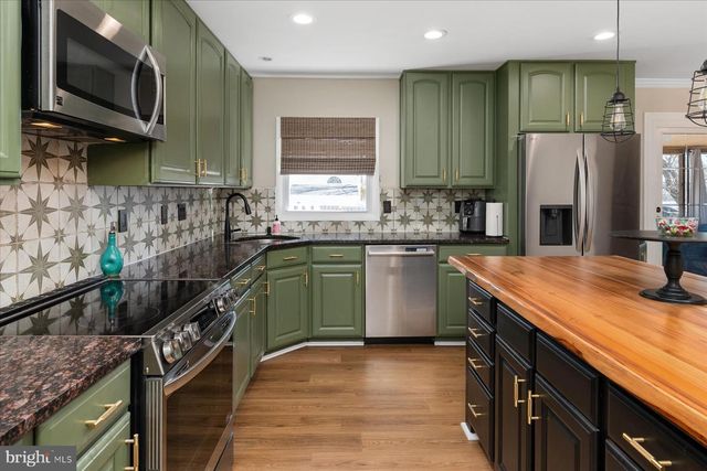 7801 HARLE RD, Pasadena, MD 21122