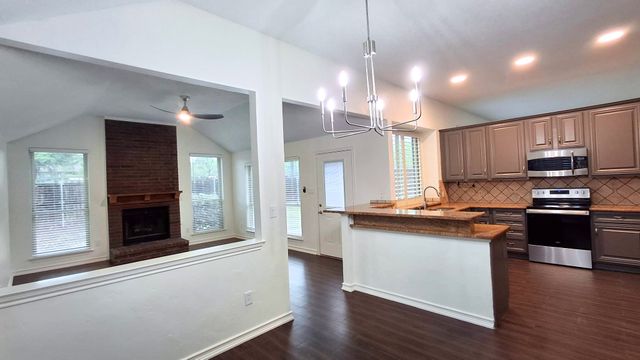 3218 Mapleridge Drive, Grapevine, TX 76051