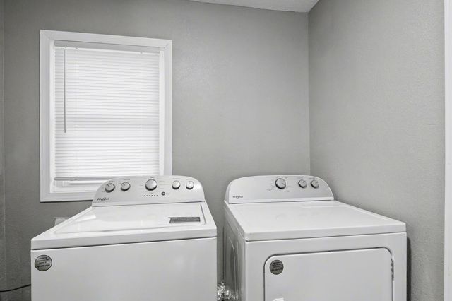 504 N Doris St, Wichita, KS 67212