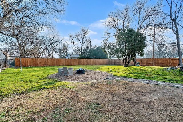 504 N Doris St, Wichita, KS 67212