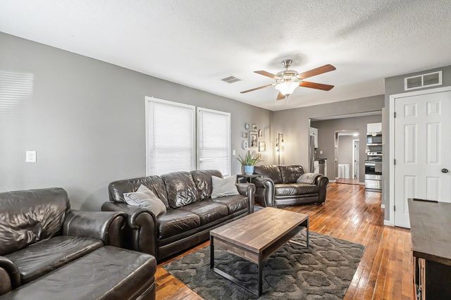 504 N Doris St, Wichita, KS 67212