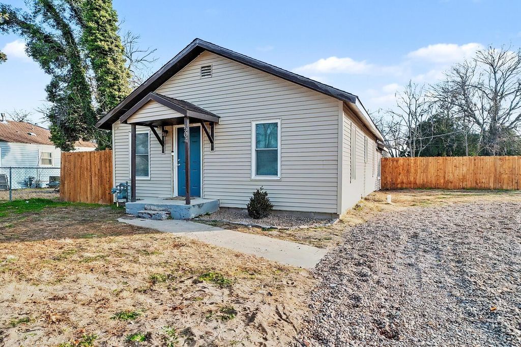 504 N Doris St, Wichita, KS 67212