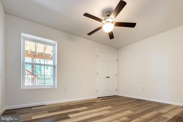 1034 BAKERSFIELD LN, Fredericksburg, VA 22401