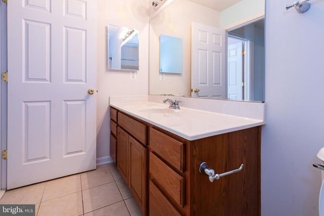1034 BAKERSFIELD LN, Fredericksburg, VA 22401