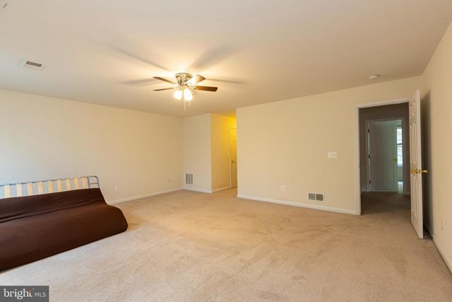 1034 BAKERSFIELD LN, Fredericksburg, VA 22401