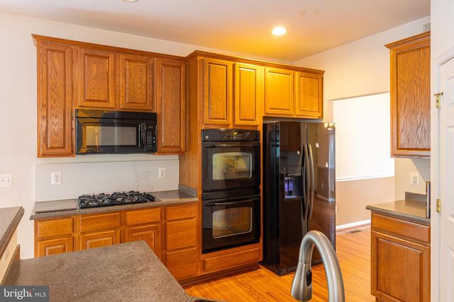 1034 BAKERSFIELD LN, Fredericksburg, VA 22401