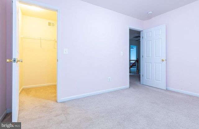 1034 BAKERSFIELD LN, Fredericksburg, VA 22401