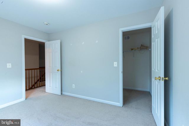 1034 BAKERSFIELD LN, Fredericksburg, VA 22401