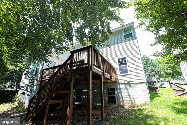 1034 BAKERSFIELD LN, Fredericksburg, VA 22401