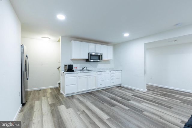 1034 BAKERSFIELD LN, Fredericksburg, VA 22401