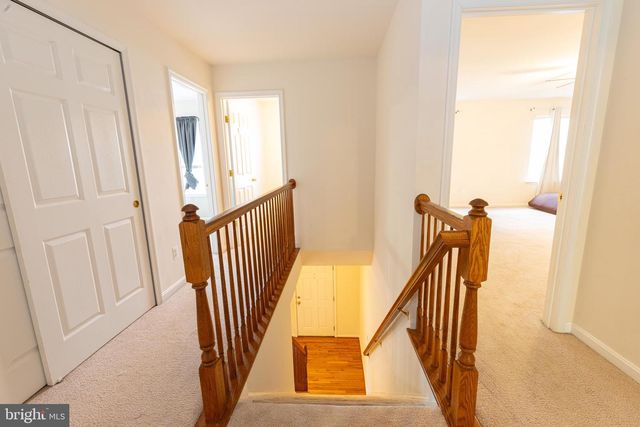 1034 BAKERSFIELD LN, Fredericksburg, VA 22401
