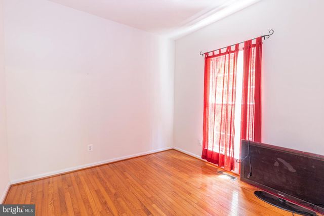 1034 BAKERSFIELD LN, Fredericksburg, VA 22401