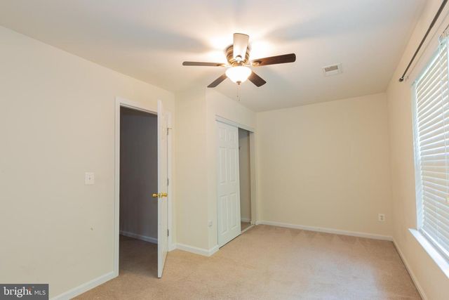 1034 BAKERSFIELD LN, Fredericksburg, VA 22401