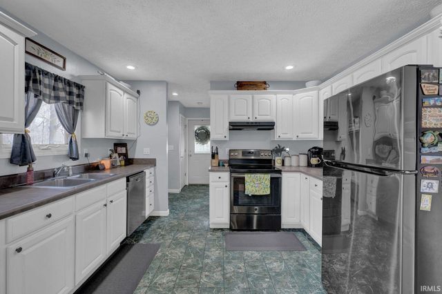 1099 Middle Leesville Road, Bedford, IN 47421