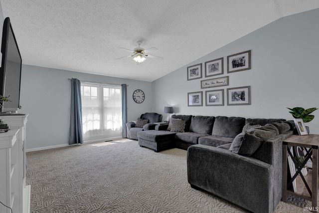 1099 Middle Leesville Road, Bedford, IN 47421