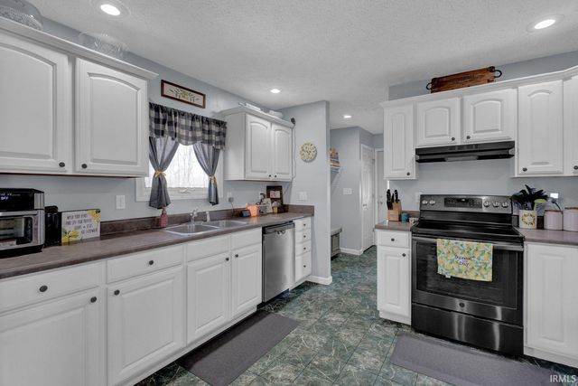 1099 Middle Leesville Road, Bedford, IN 47421