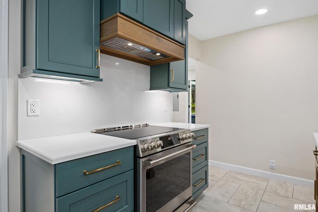 12215 WAKE ROBIN Way, Dunlap, IL 61525
