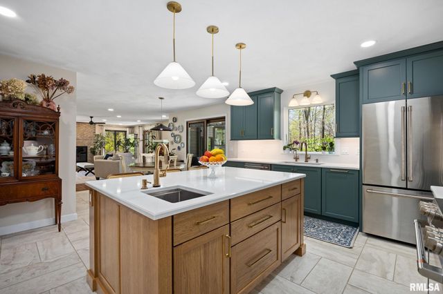 12215 WAKE ROBIN Way, Dunlap, IL 61525