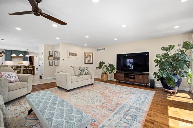 12215 WAKE ROBIN Way, Dunlap, IL 61525