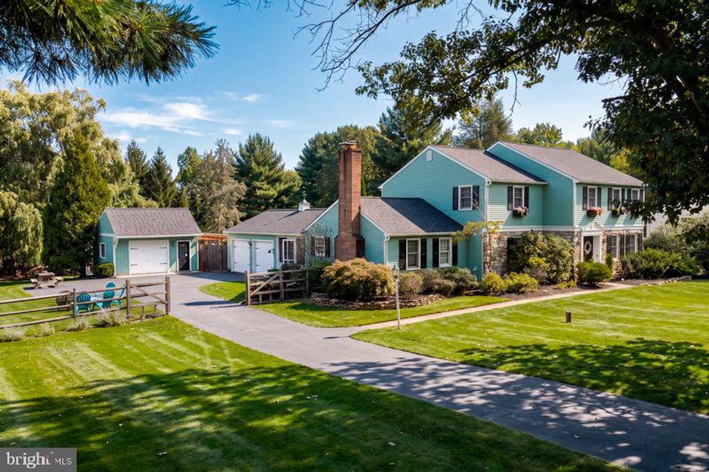 3889 ROBIN RD, FURLONG, PA 18925 — exterior