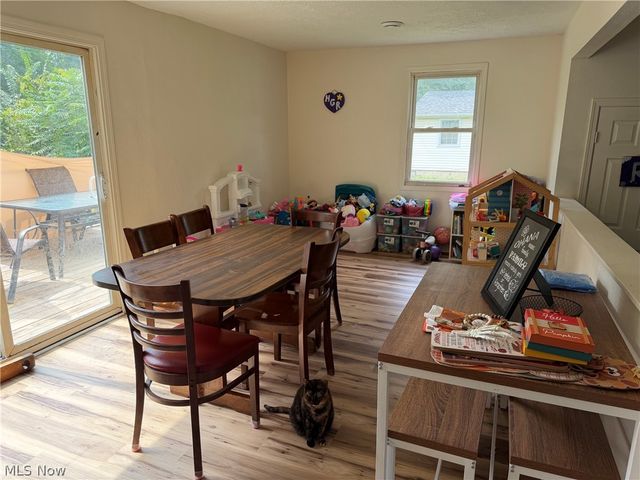 4421 Meadowbrook Drive, Leavittsburg, OH 44430