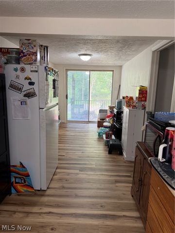 4421 Meadowbrook Drive, Leavittsburg, OH 44430