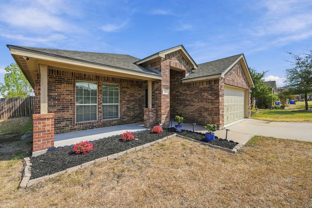 9208 Arlene Drive, White Settlement, TX 76108 — exterior