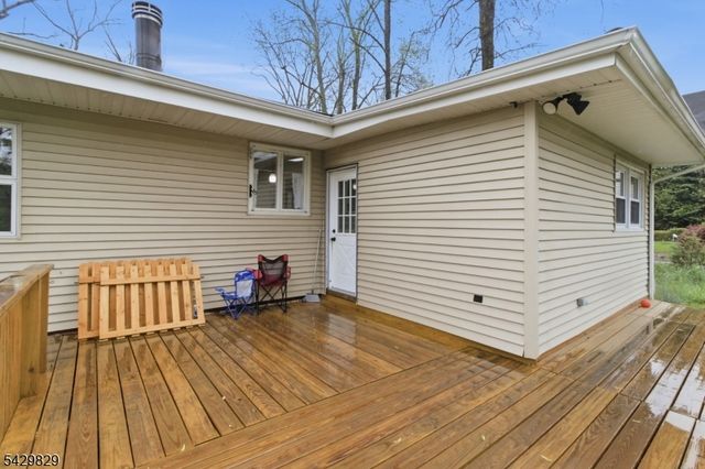 912 E Walnut Dr, Stillwater Twp., NJ 07860