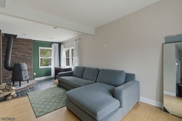 912 E Walnut Dr, Stillwater Twp., NJ 07860