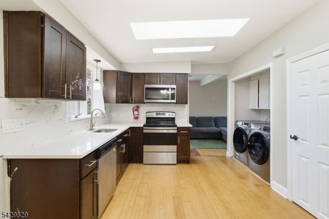 912 E Walnut Dr, Stillwater Twp., NJ 07860