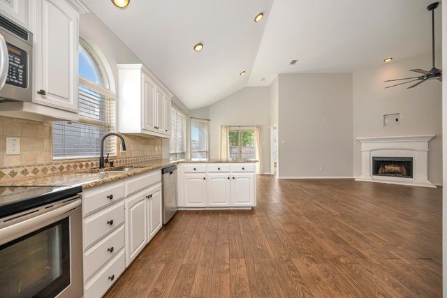 545 Wild Ivy Trail, Fort Worth, TX 76052