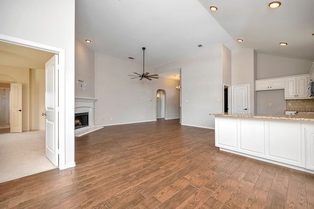 545 Wild Ivy Trail, Fort Worth, TX 76052
