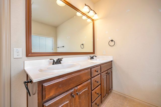 545 Wild Ivy Trail, Fort Worth, TX 76052