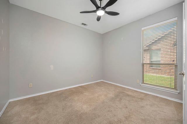545 Wild Ivy Trail, Fort Worth, TX 76052