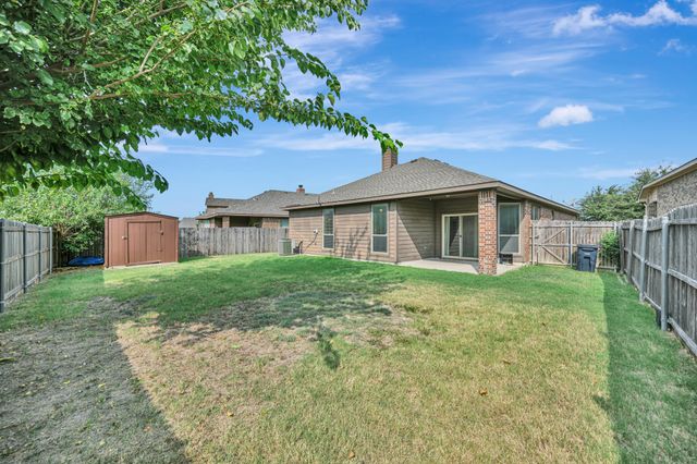 545 Wild Ivy Trail, Fort Worth, TX 76052