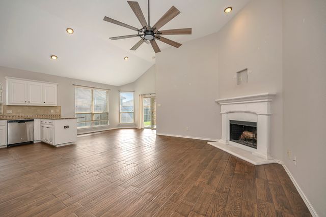 545 Wild Ivy Trail, Fort Worth, TX 76052