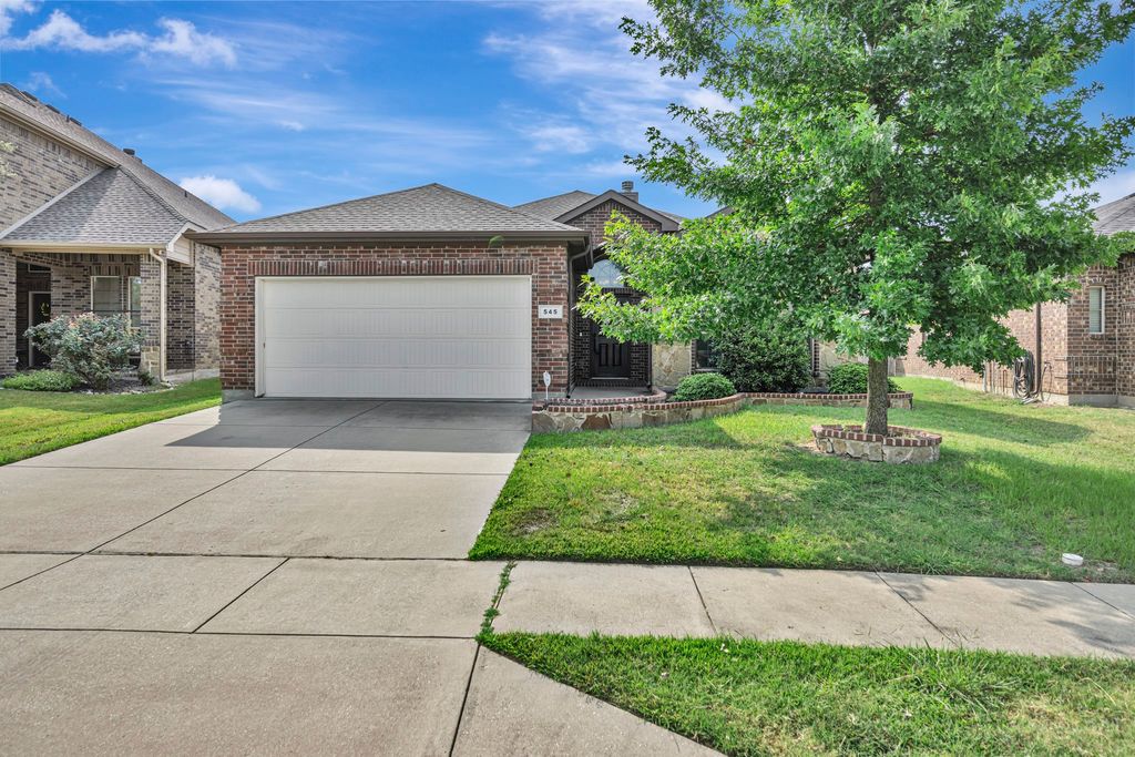 545 Wild Ivy Trail, Fort Worth, TX 76052