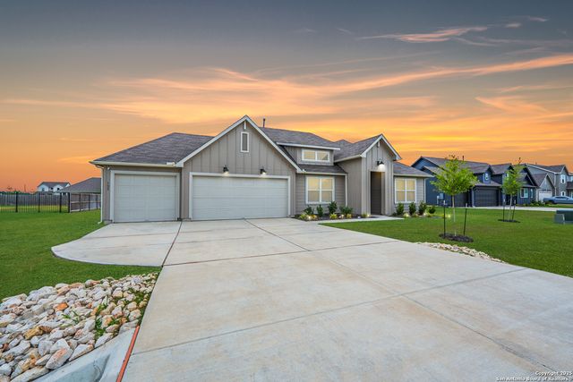 125 Nicks Cv, Lockhart, TX 78644