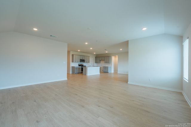 125 Nicks Cv, Lockhart, TX 78644