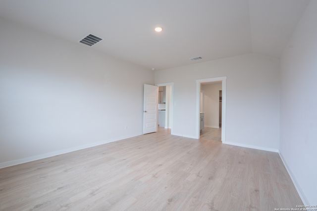 125 Nicks Cv, Lockhart, TX 78644