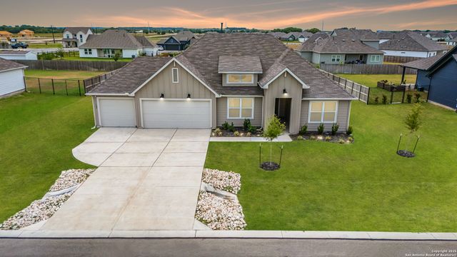 125 Nicks Cv, Lockhart, TX 78644