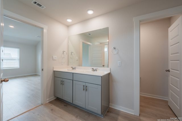 125 Nicks Cv, Lockhart, TX 78644