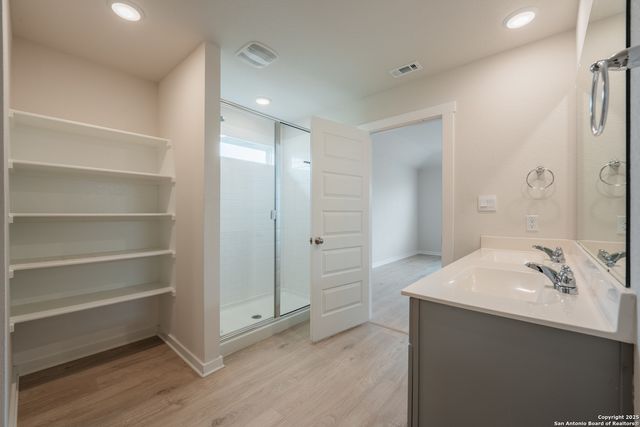 125 Nicks Cv, Lockhart, TX 78644